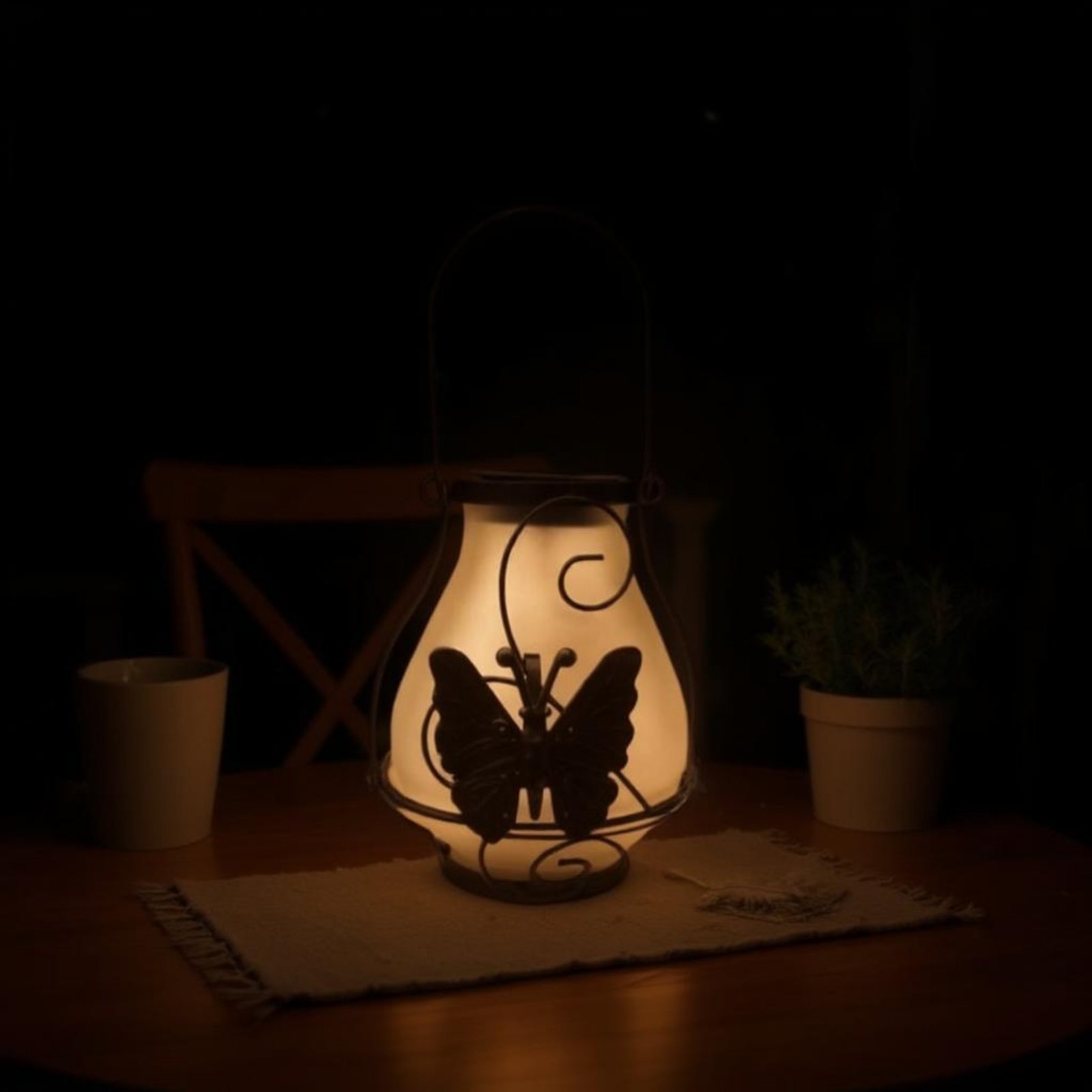 ソーラーバタフライランタン 防水バタフライソーラーランタン  - Solar Garden Light のレビューと価格